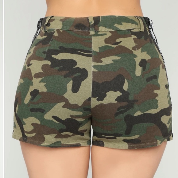 Fashion-nova Shorts - Picture 3 of 8